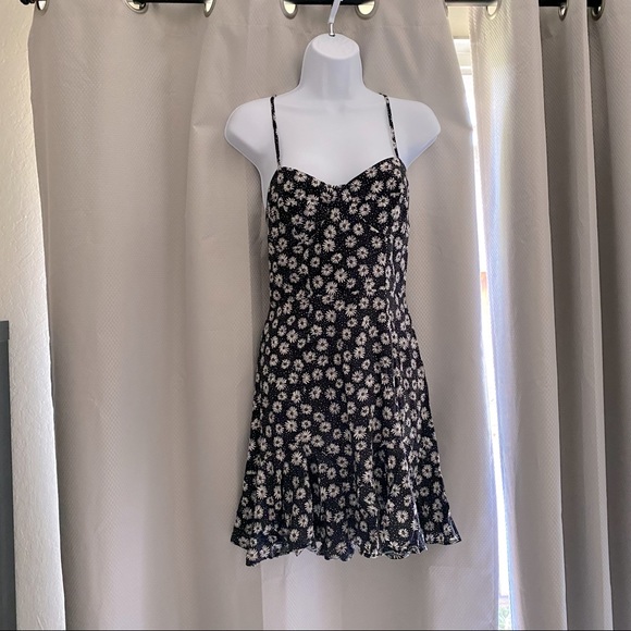 Topshop Dresses & Skirts - Topshop Black Floral Mini Dress
